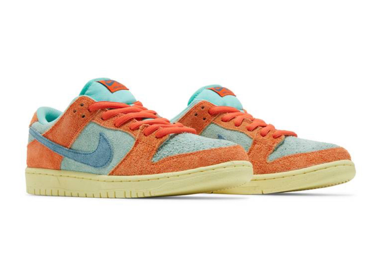 SB Dunk Low Naranja Esmeralda Rise