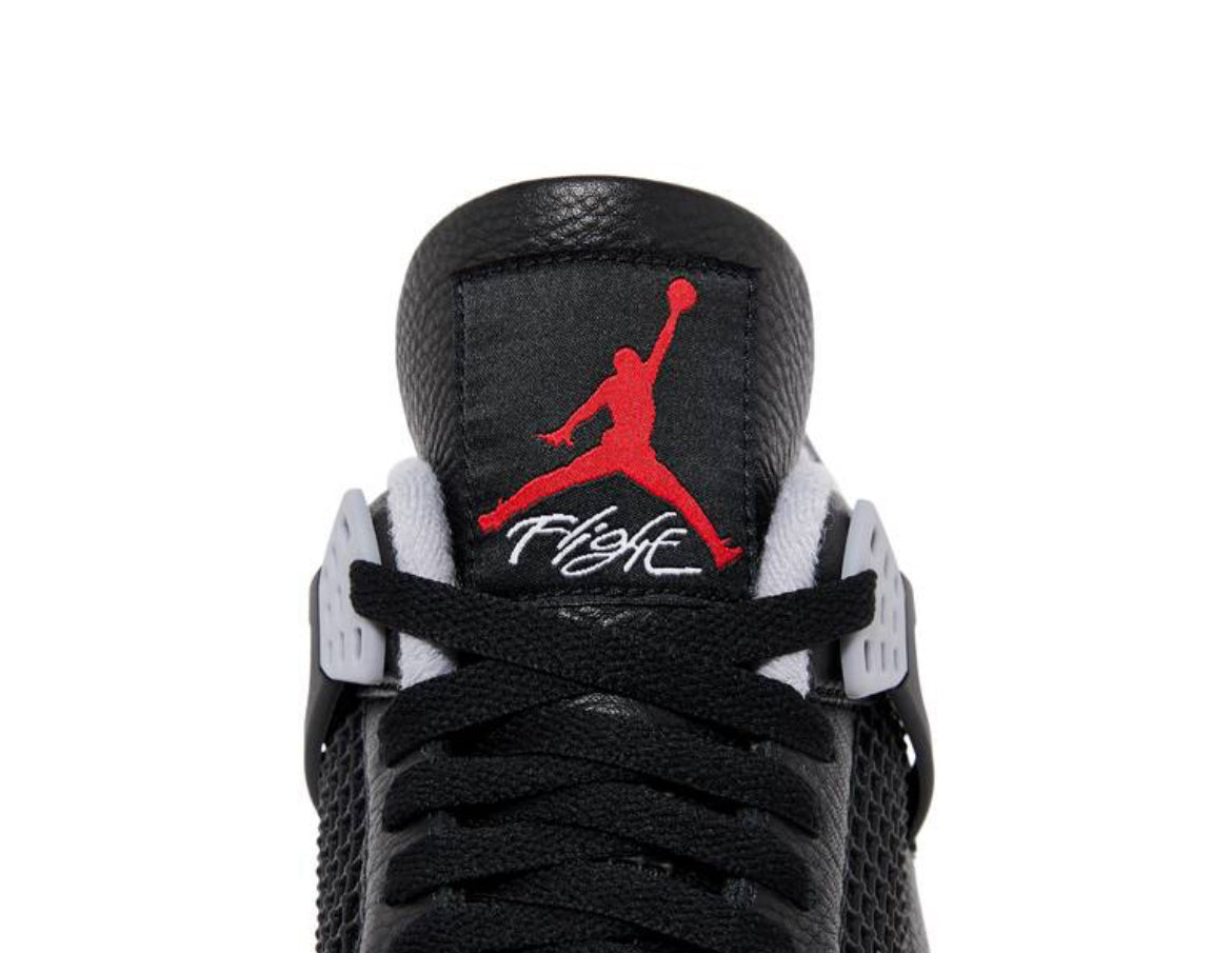 Jordan 4 Bred reinventado 2024